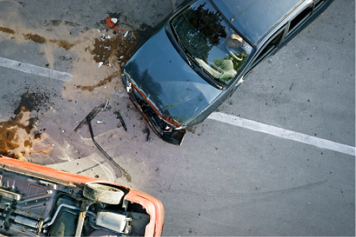 2 car crashed in a highway due to speeding